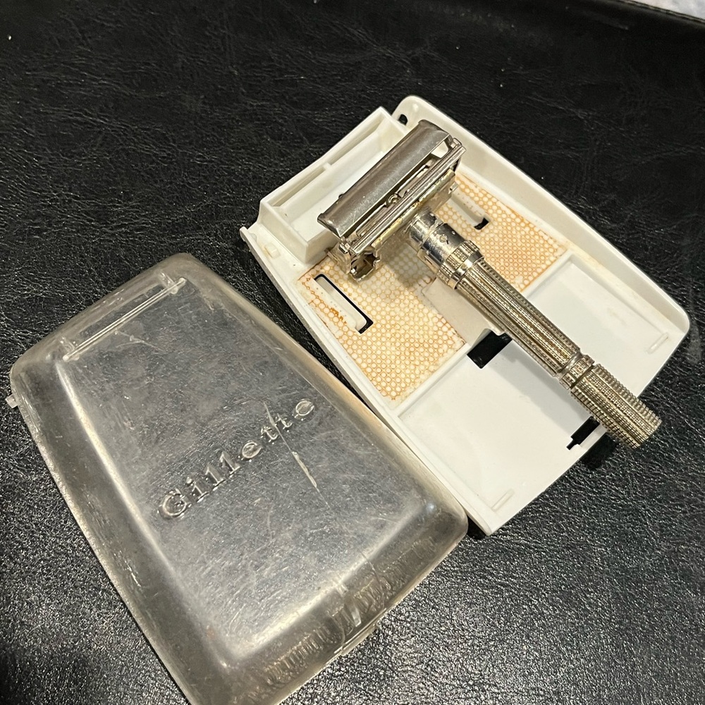 Vintage GILLETTE SLIM FATBOY ADJUSTABLE SAFETY RAZOR 1960’s